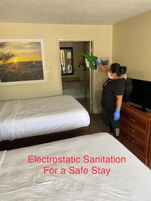 Days Inn By Wyndham Asheville West Candler Esterno foto
