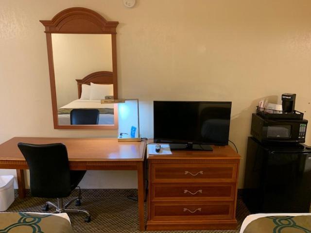 Days Inn By Wyndham Asheville West Candler Esterno foto