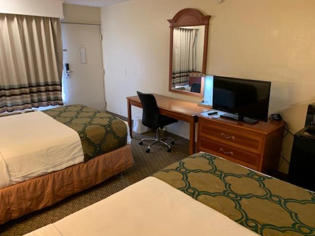 Days Inn By Wyndham Asheville West Candler Esterno foto