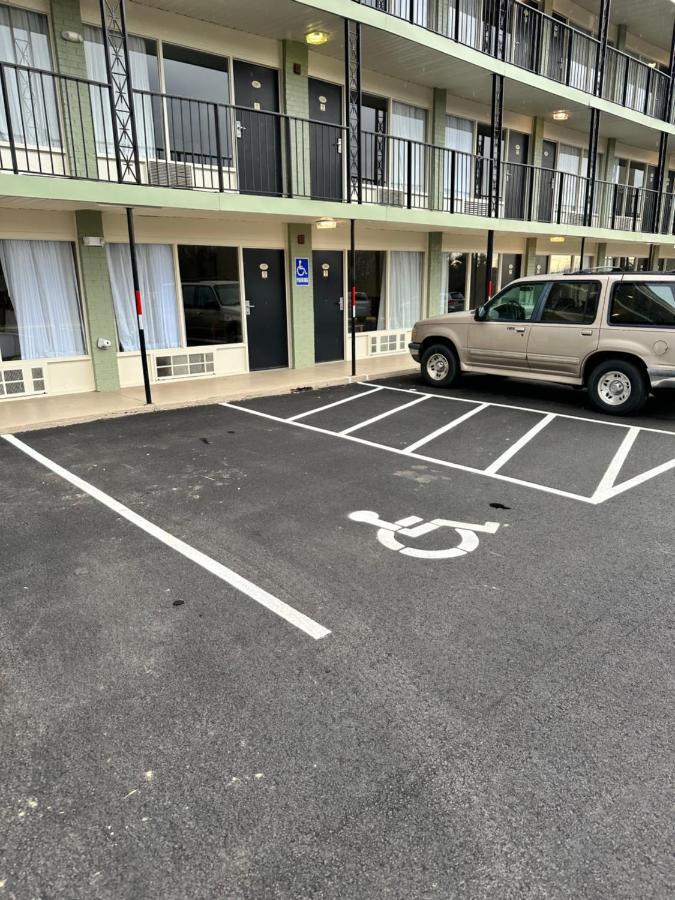 Days Inn By Wyndham Asheville West Candler Esterno foto