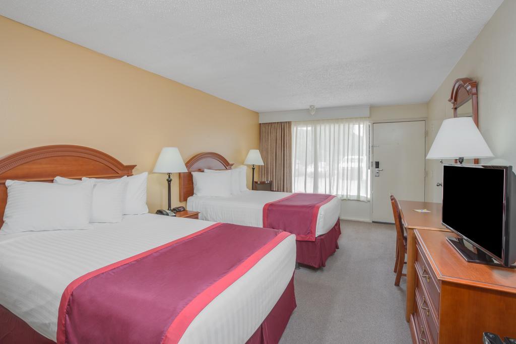 Days Inn By Wyndham Asheville West Candler Esterno foto